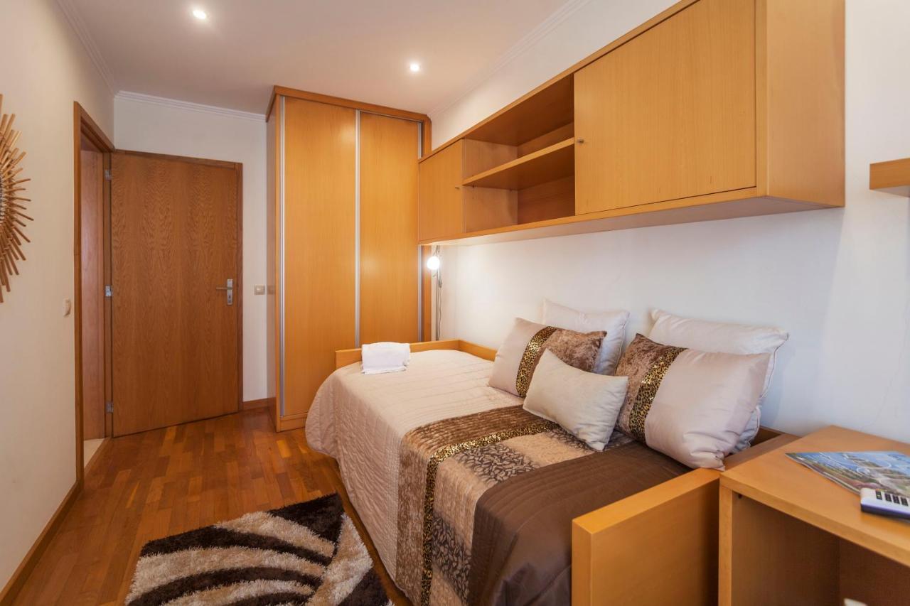Home Azores - Calheta Suites Downtown 蓬塔德尔加达 外观 照片